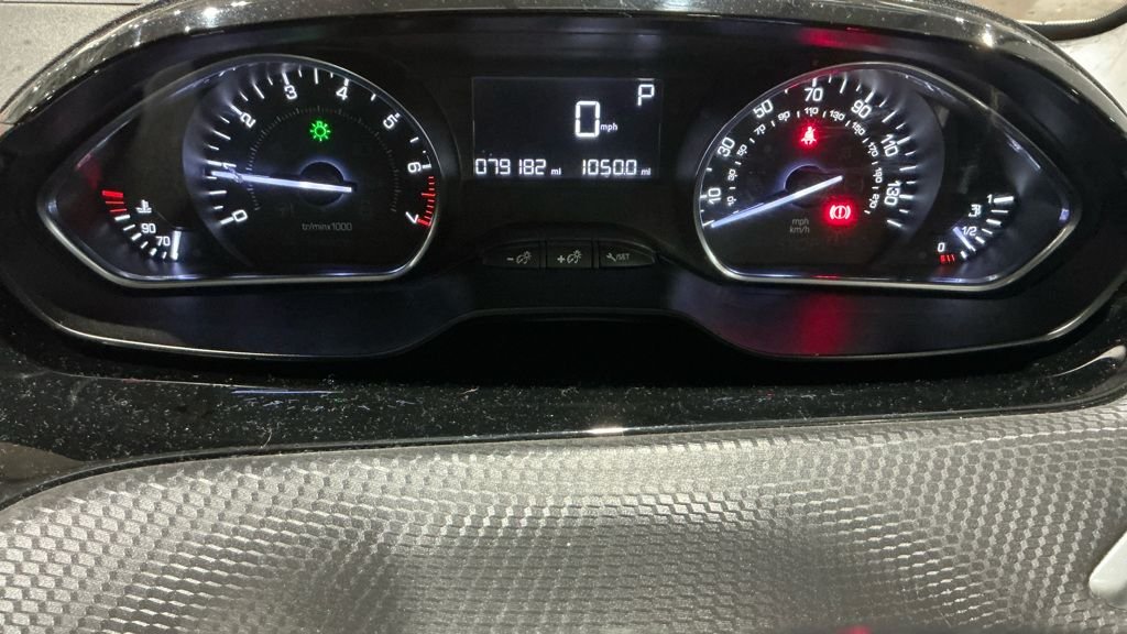 Used Peugeot 208 2015 for sale - 76632448: Photo 6