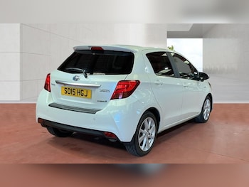 Used Toyota Yaris 2015 for sale - 78377384: Photo