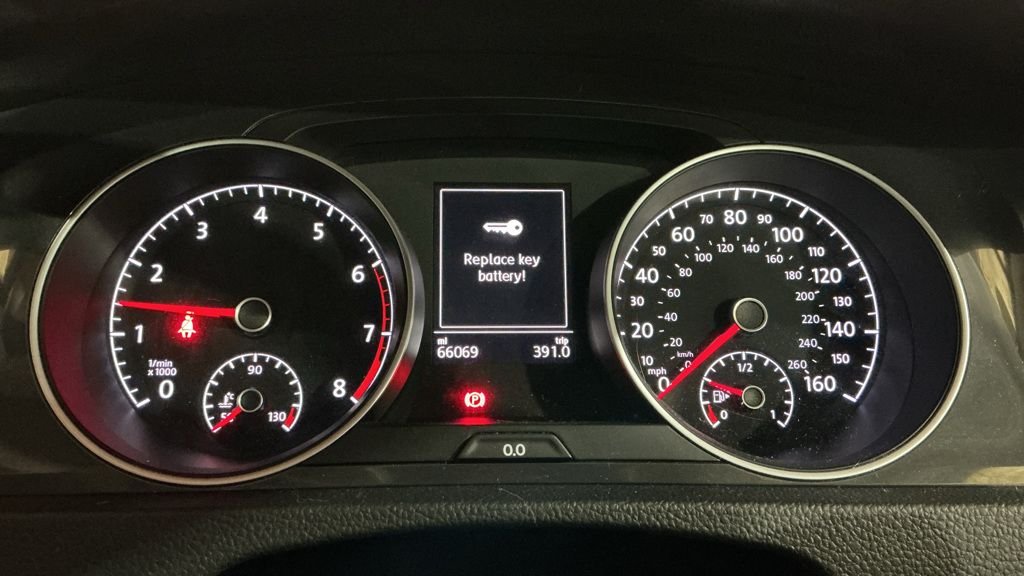 Used Volkswagen Golf 2017 for sale - 76610285: Photo 10