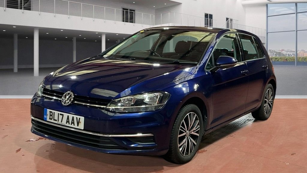 Used Volkswagen Golf 2017 for sale - 76610285: Photo 2