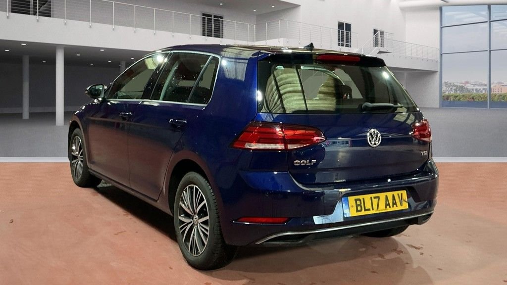 Used Volkswagen Golf 2017 for sale - 76610285: Photo 3