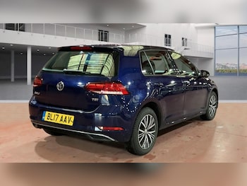 Used Volkswagen Golf 2017 for sale - 76610285: Photo