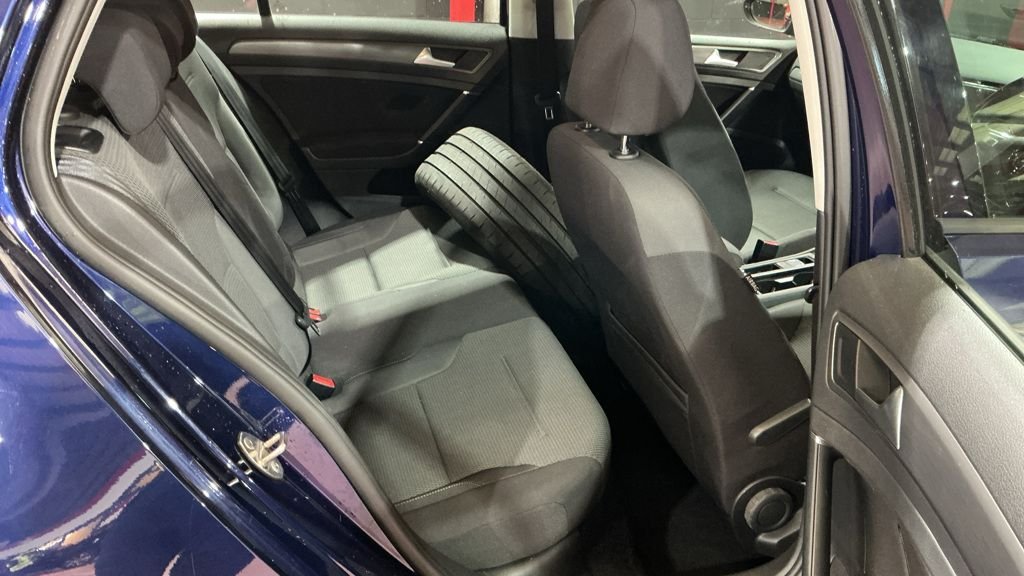 Used Volkswagen Golf 2017 for sale - 76610285: Photo 8