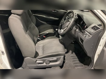 Used Suzuki Swift 2012 for sale - 76496058: Photo