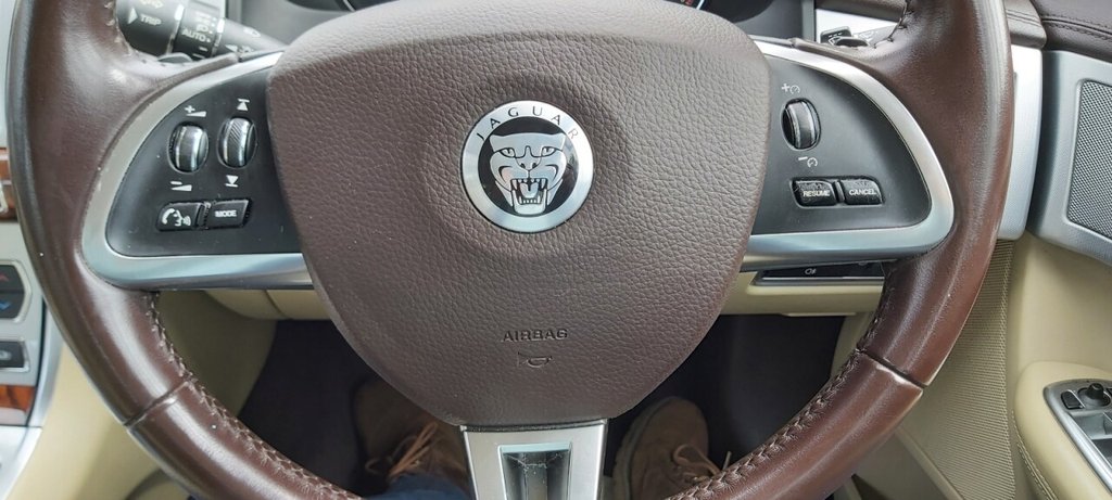 Used Jaguar XF 2012 for sale - 76496011: Photo 17