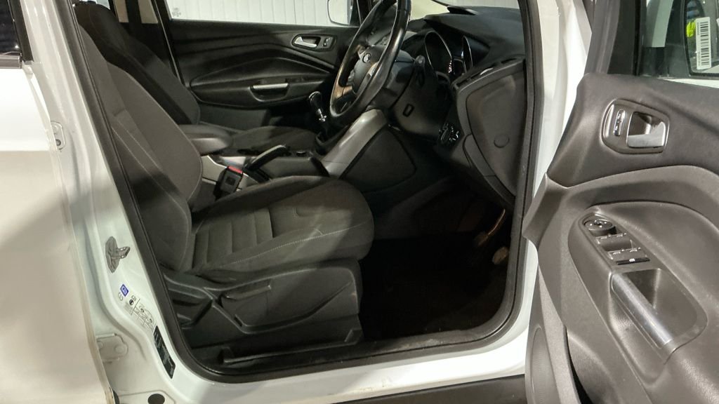 Used Ford Kuga 2016 for sale - 77879680: Photo 15