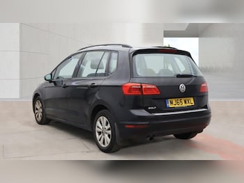 Used Volkswagen Golf SV 2015 for sale - 79603654: Photo