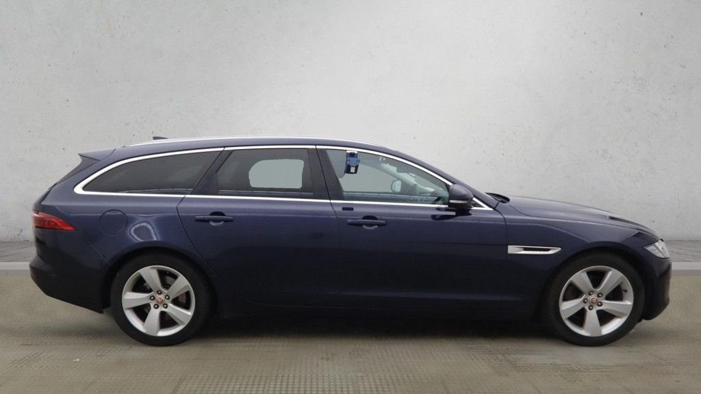 Used Jaguar XF 2017 for sale - 77539611: Photo 5