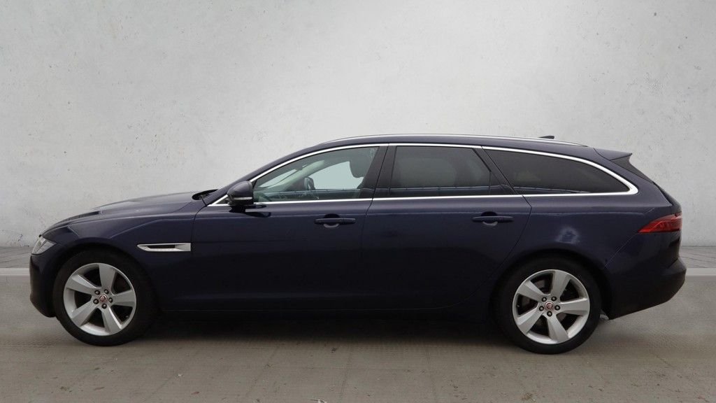 Used Jaguar XF 2017 for sale - 77539611: Photo 6