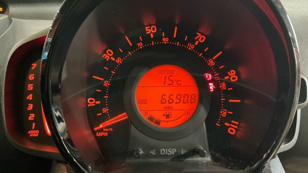 Used Toyota AYGO 2015 for sale - 78017735: Photo 10