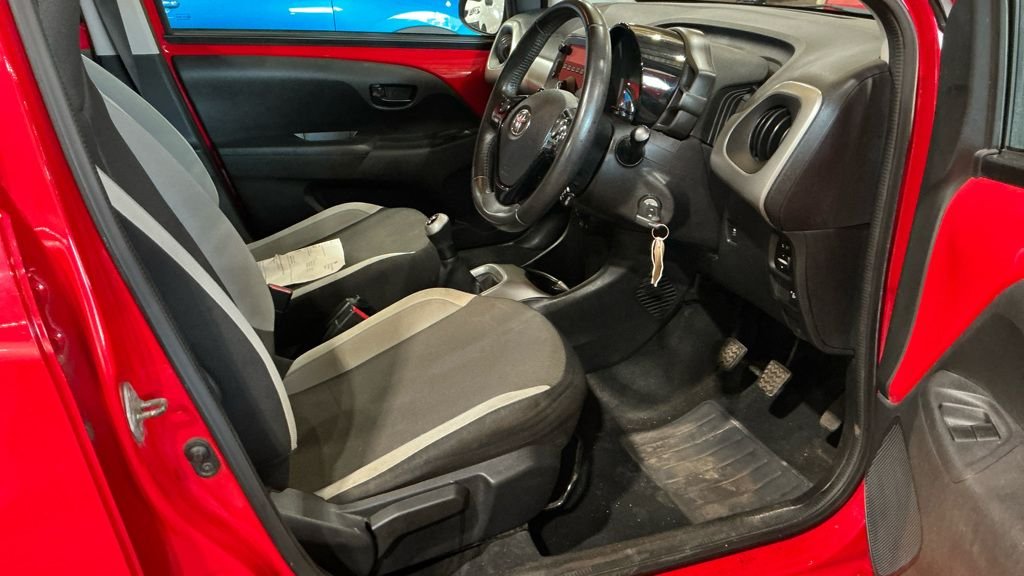 Used Toyota AYGO 2015 for sale - 78017735: Photo 9