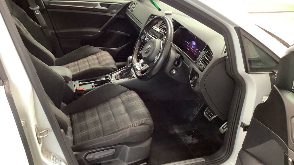 Used Volkswagen Golf 2017 for sale - 78215809: Photo 11