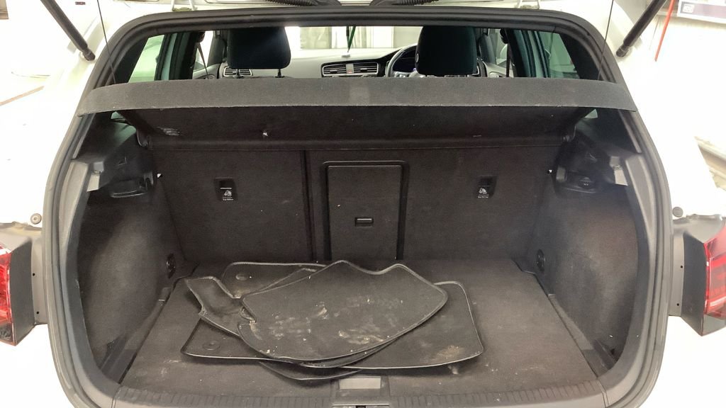 Used Volkswagen Golf 2017 for sale - 78215809: Photo 9