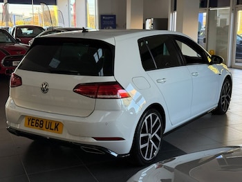 Used Volkswagen Golf 2018 for sale - 75735462: Photo