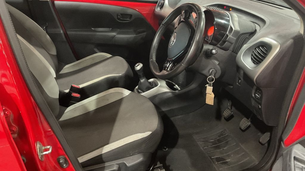 Used Toyota AYGO 2015 for sale - 76731193: Photo 15