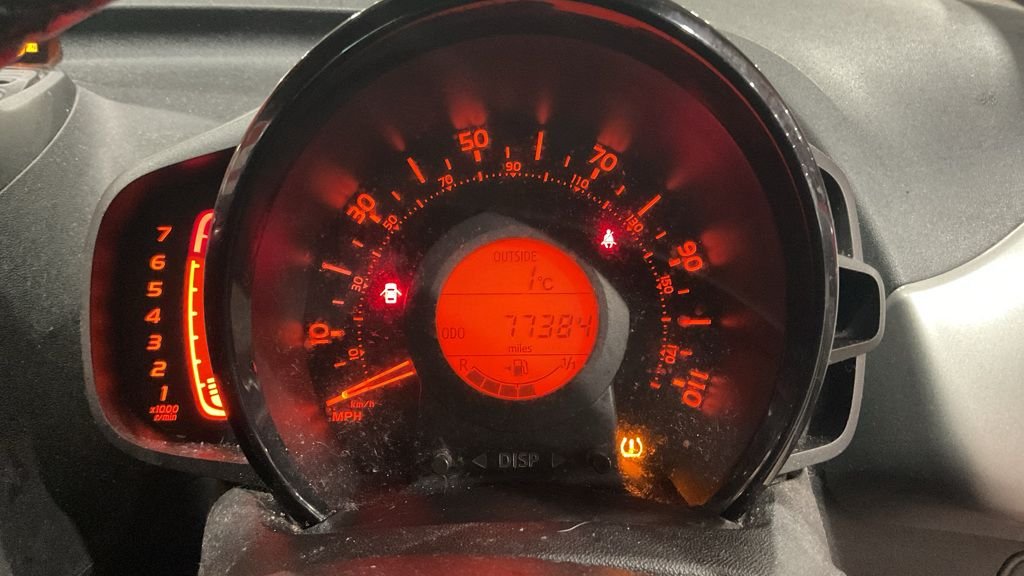 Used Toyota AYGO 2015 for sale - 76731193: Photo 16