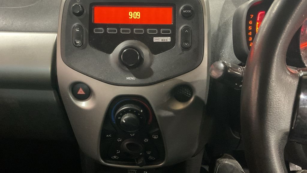 Used Toyota AYGO 2015 for sale - 76731193: Photo 17