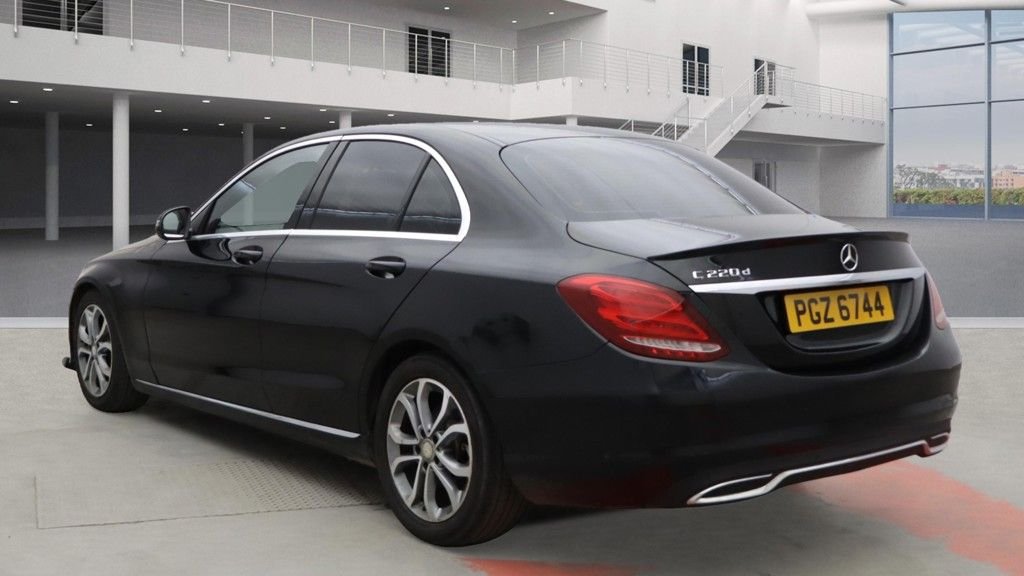 Used Mercedes-Benz C-Class 2015 for sale - 76023818: Photo 3