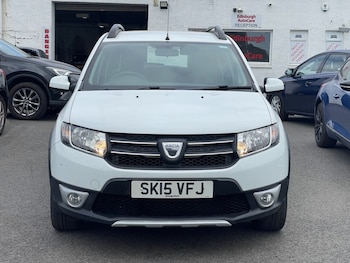 Used Dacia Sandero Stepway 2015 for sale - 79400515: Photo