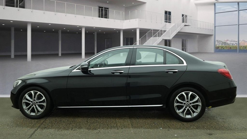 Used Mercedes-Benz C Class 2018 for sale - 77360104: Photo 18