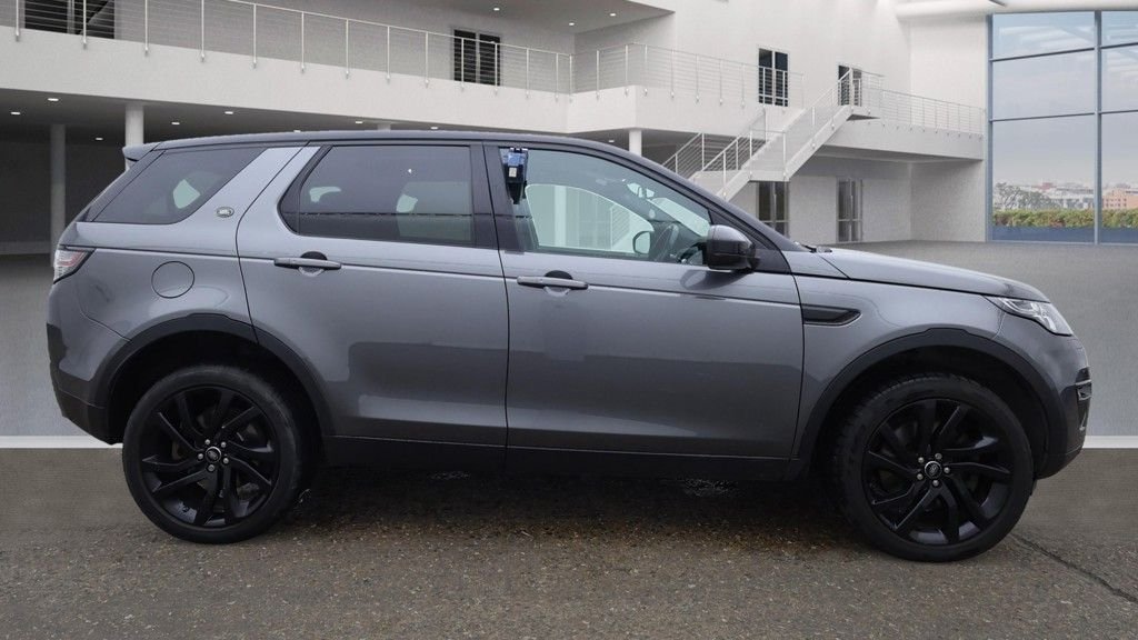 Used Land Rover Discovery Sport 2018 for sale - 76590875: Photo 5