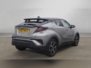 Used Toyota C-HR 2017 for sale - 77551756: Photo
