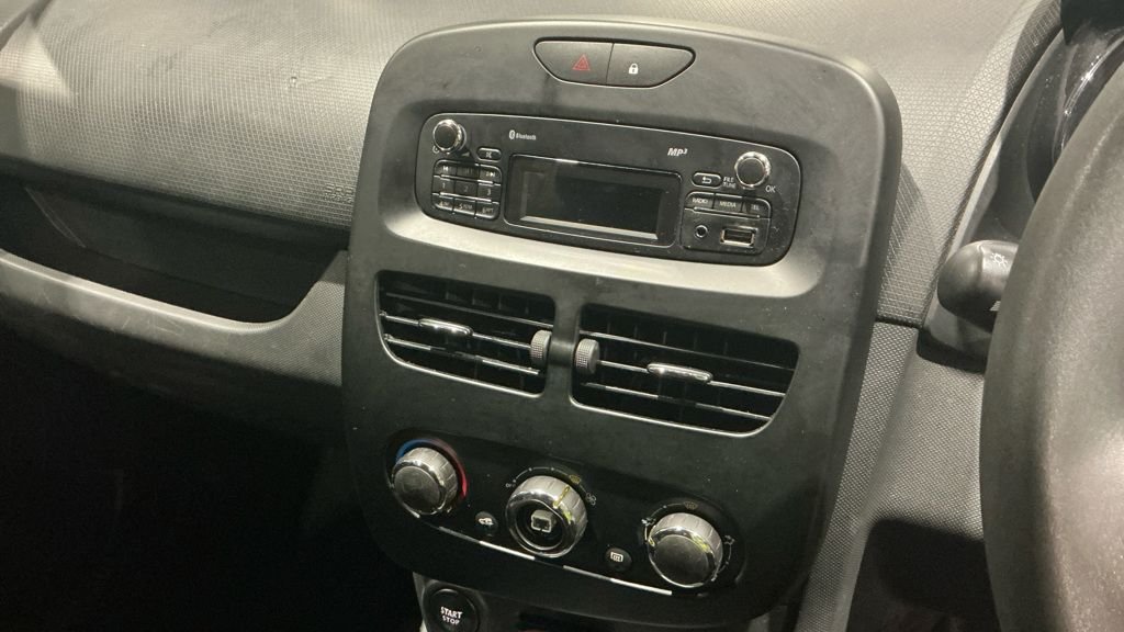 Used Renault Clio 2014 for sale - 77341863: Photo 12