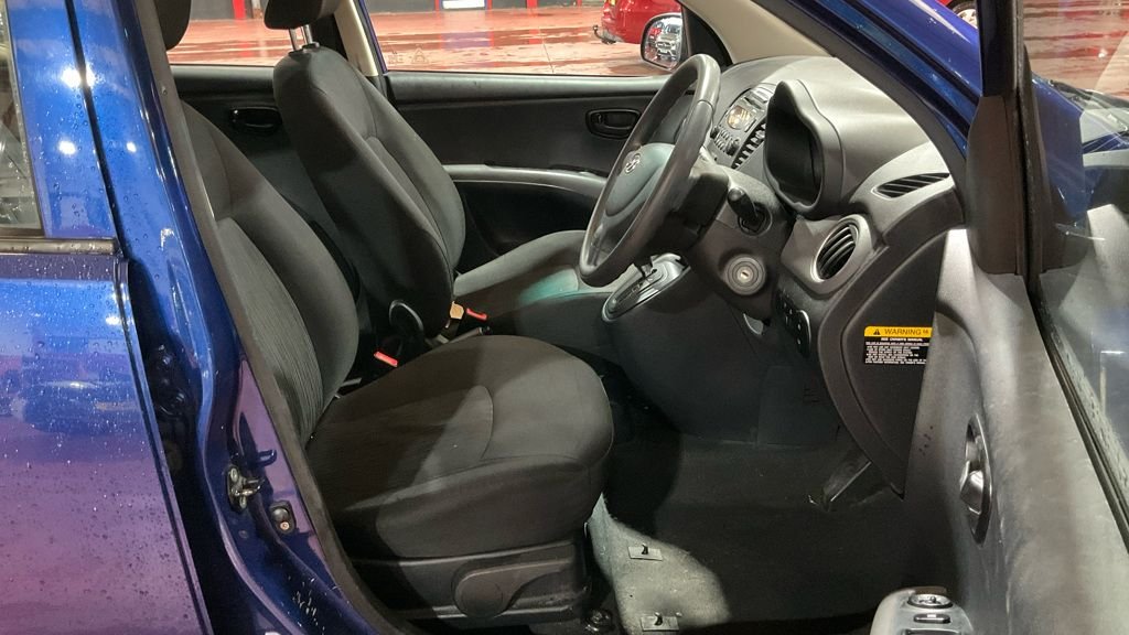 Used Hyundai i10 2012 for sale - 77557600: Photo 15