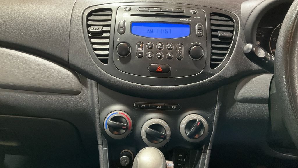 Used Hyundai i10 2012 for sale - 77557600: Photo 17