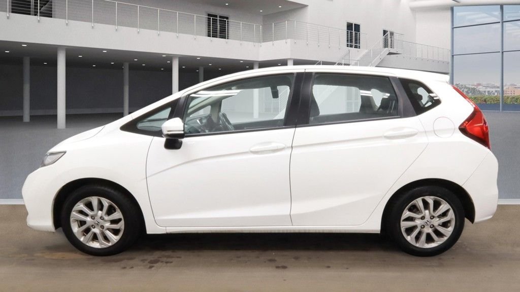 Used Honda Jazz 2018 for sale - 77941683: Photo 18