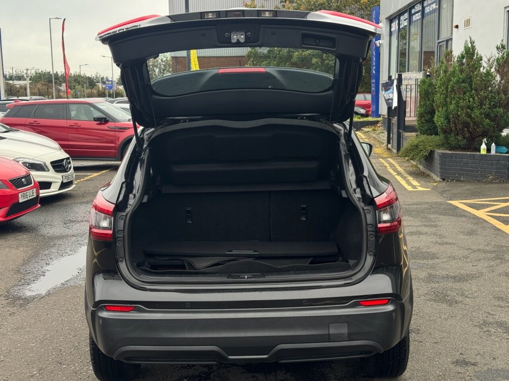 Used Nissan Qashqai 2017 for sale - 76099944: Photo 11