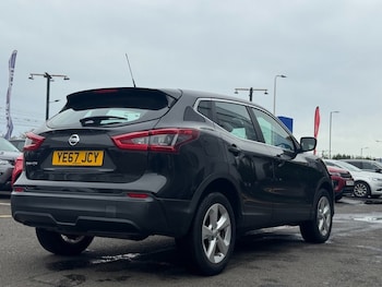 Used Nissan Qashqai 2017 for sale - 76099944: Photo 4
