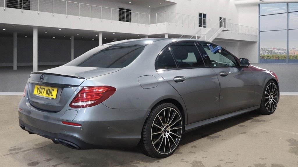 Used Mercedes-Benz E Class 2017 for sale - 76430390: Photo 4