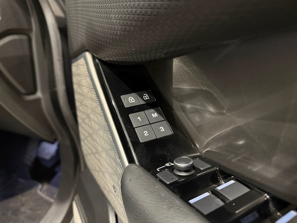 Used Land Rover Range Rover Velar 2021 for sale - 77520696: Photo 13