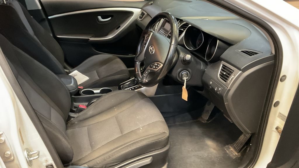 Used Hyundai i30 2014 for sale - 77668735: Photo 15