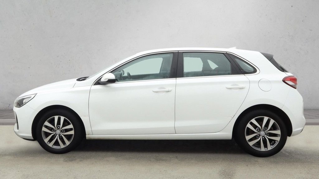 Used Hyundai i30 2018 for sale - 77239375: Photo 6