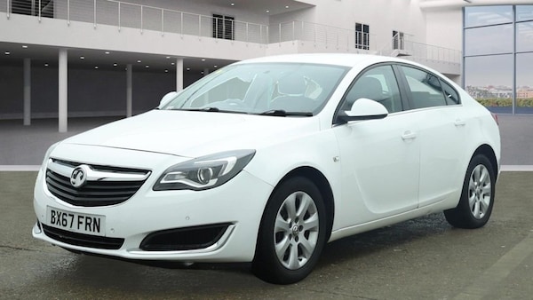 Used Vauxhall Insignia 2017 for sale - 76132088: Photo 2