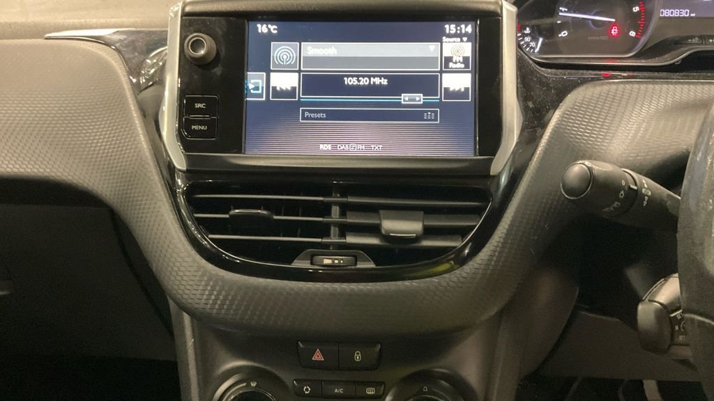 Used Peugeot 2008 2015 for sale - 76168528: Photo 11