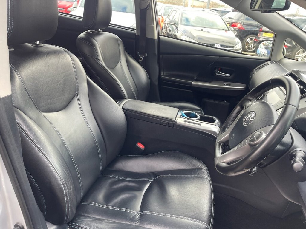 Used Toyota Prius+ 2015 for sale - 77905019: Photo 12