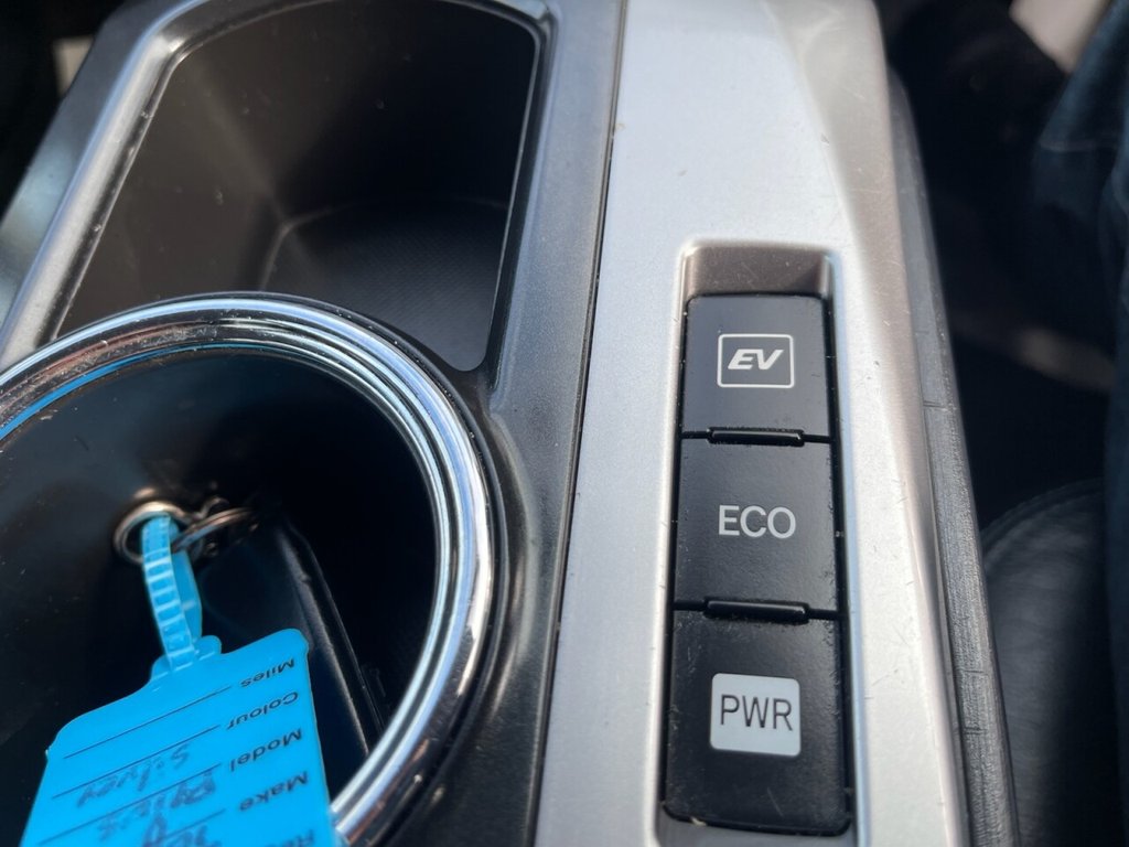 Used Toyota Prius+ 2015 for sale - 77905019: Photo 24