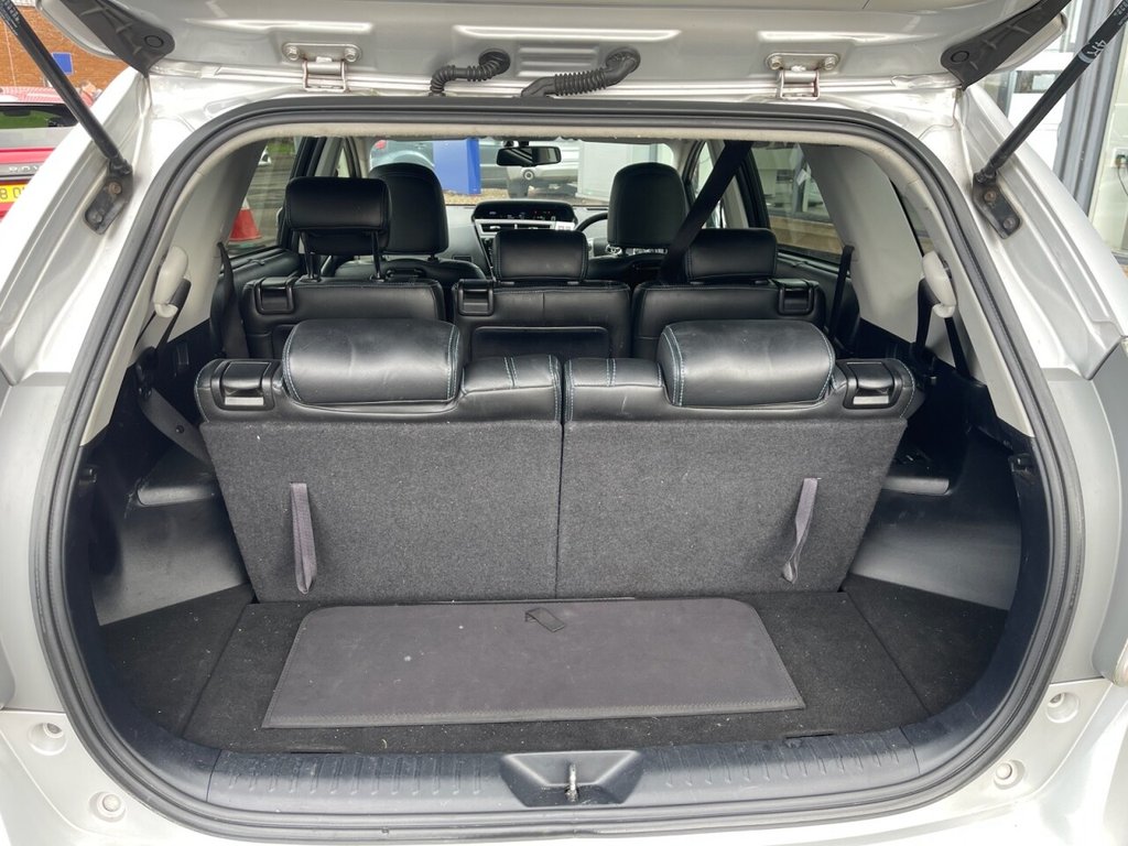 Used Toyota Prius+ 2015 for sale - 77905019: Photo 9