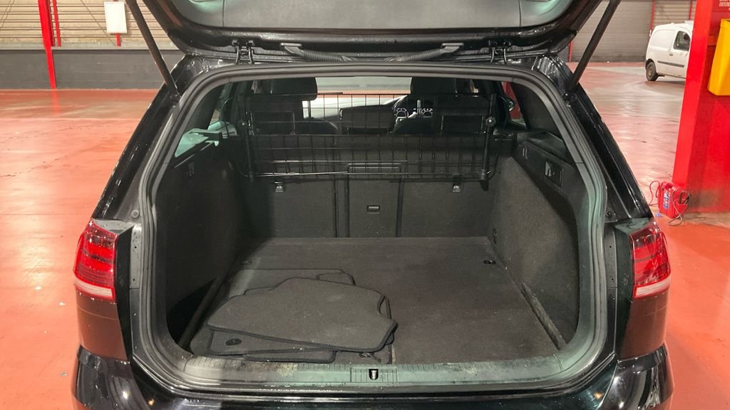 Used Volkswagen Golf 2018 for sale - 77315969: Photo 17