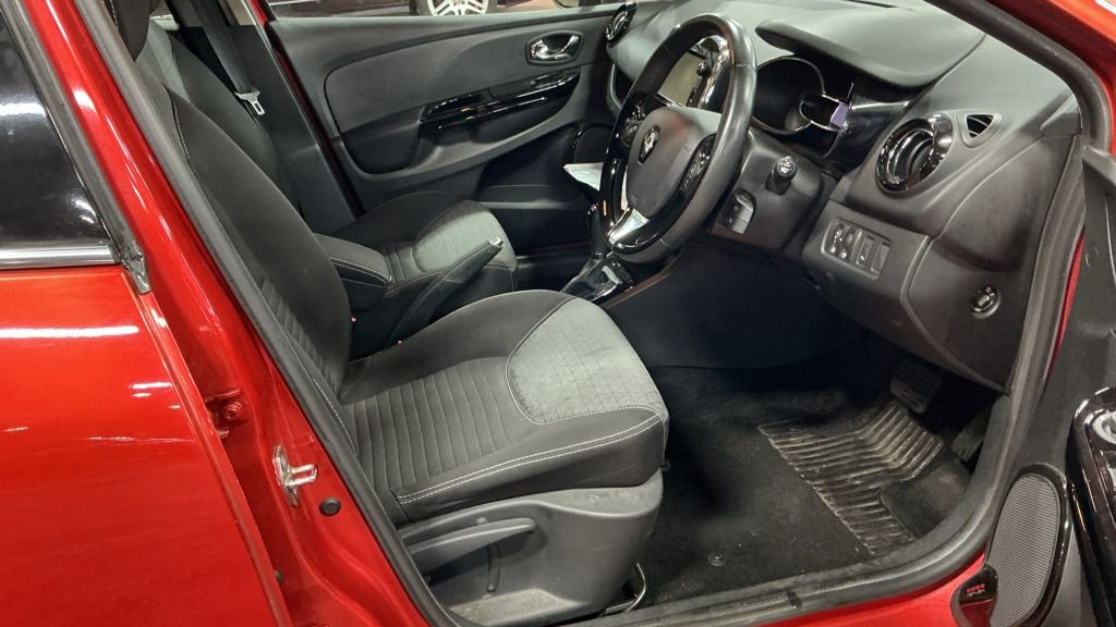 Used Renault Clio 2014 for sale - 76590928: Photo 9