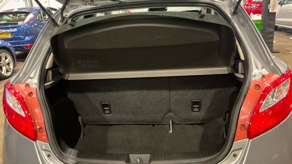 Used Mazda Mazda2 2014 for sale - 76163261: Photo 4
