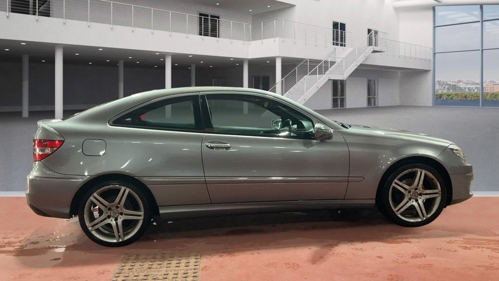 Used Mercedes-Benz CLC Class 2010 for sale - 77188352: Photo 11