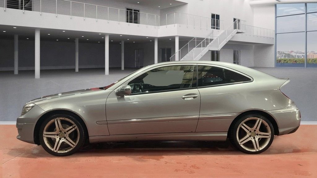 Used Mercedes-Benz CLC Class 2010 for sale - 77188352: Photo 12