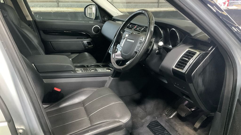 Used Land Rover Discovery 2018 for sale - 76977436: Photo 21