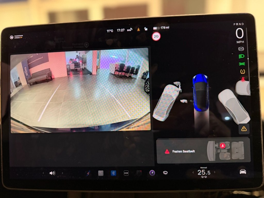 Used Tesla Model 3 2021 for sale - 76632259: Photo 17