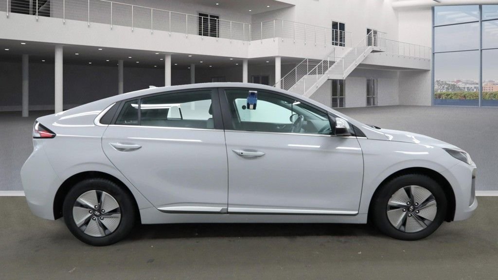 Used Hyundai IONIQ 2021 for sale - 76430360: Photo 5