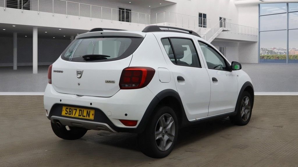 Used Dacia Sandero Stepway 2017 for sale - 77614272: Photo 16
